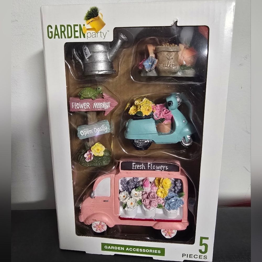 Brand New ( Box Of 5) Acrylic Art Work Of Flower Truck, And Accessories